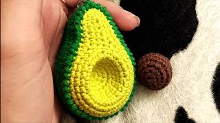 Брелок авокадо крючком. Видео мастер-класс, схема и описание по вязанию игрушки амигуруми