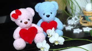 Мишка с сердцем ко дню Святого Валентина видео мастер-класс по вязанию игрушки крючком
