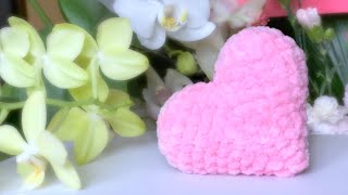 Мишка с сердцем ко дню Святого Валентина крючком. Видео мастер-класс, схема и описание по вязанию игрушки амигуруми